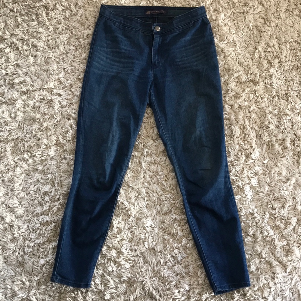 High Rise Crop Jegging